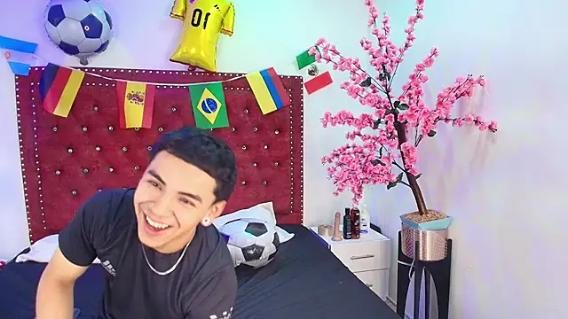 Jaden and sofia online show from 06-25-26, 03:06