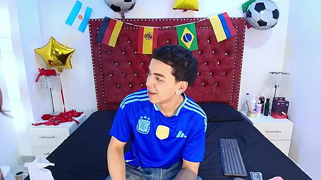 Jaden and sofia online show from 07-03-26, 04:08