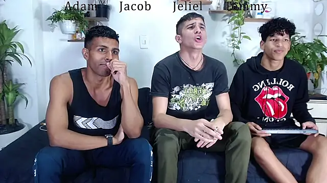 Snapshot of Interracial_Snow_Bunny chatting on 01-09-26, 10:22 Interracial Snow Bunny online show from 01-09-26, 10:22