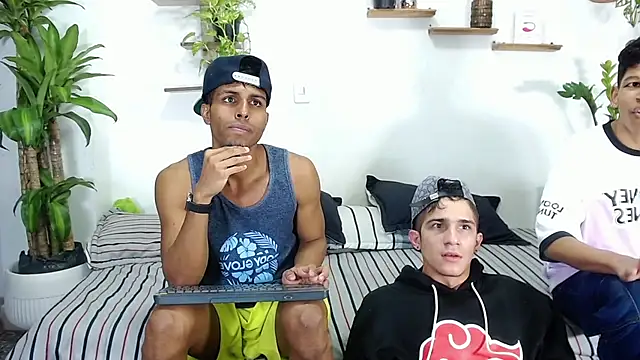 Snapshot of Interracial_Snow_Bunny chatting on 02-03-26, 11:21 Interracial Snow Bunny online show from 02-03-26, 11:21