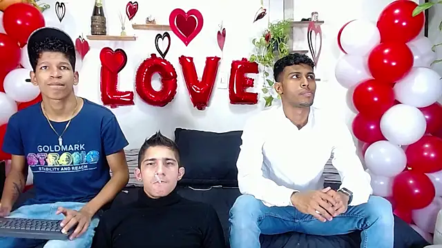 Snapshot of Interracial_Snow_Bunny chatting on 02-14-26, 11:23 Interracial Snow Bunny online show from 02-14-26, 11:23