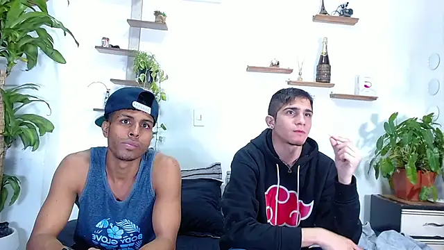 Snapshot of Interracial_Snow_Bunny chatting on 02-16-26, 09:11 Interracial Snow Bunny online show from 02-16-26, 09:11