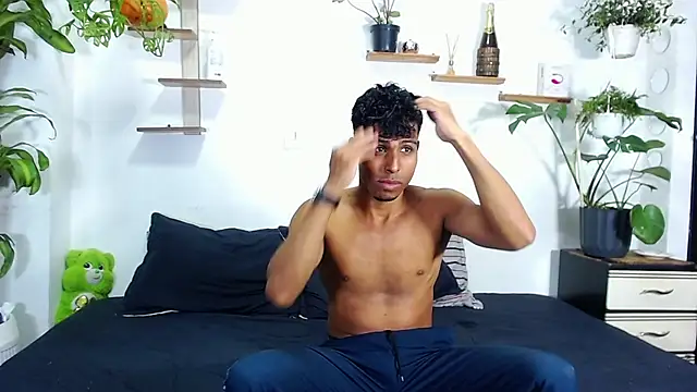 Snapshot of Interracial_Snow_Bunny chatting on 02-19-26, 09:11 Interracial Snow Bunny online show from 02-19-26, 09:11