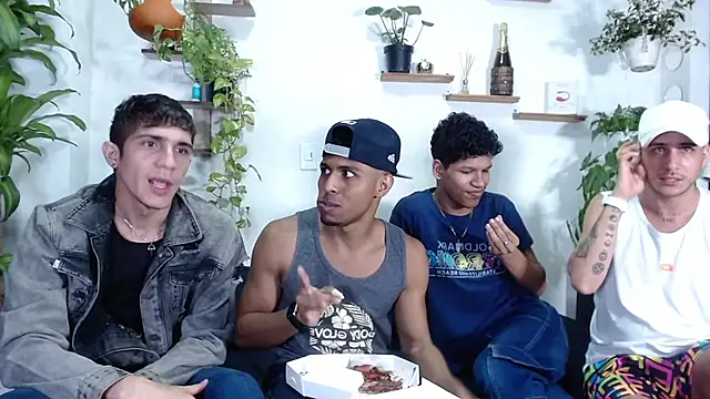 Snapshot of Interracial_Snow_Bunny chatting on 02-21-26, 09:16 Interracial Snow Bunny online show from 02-21-26, 09:16