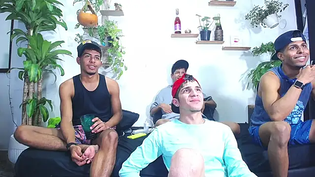 Snapshot of Interracial_Snow_Bunny chatting on 02-28-26, 11:28 Interracial Snow Bunny online show from 02-28-26, 11:28