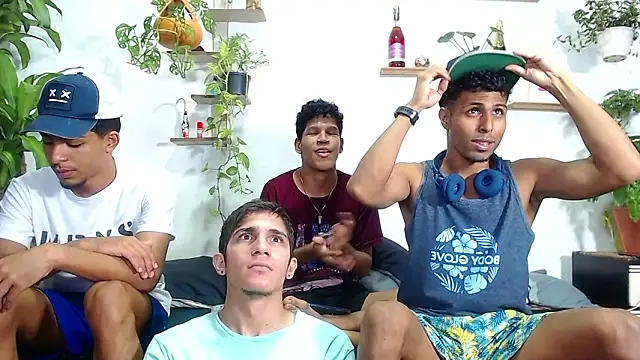 Snapshot of Interracial_Snow_Bunny chatting on 03-03-26, 11:10 Interracial Snow Bunny online show from 03-03-26, 11:10