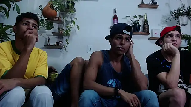 Snapshot of Interracial_Snow_Bunny chatting on 03-07-26, 11:02 Interracial Snow Bunny online show from 03-07-26, 11:02