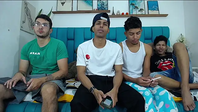 Snapshot of Interracial_Snow_Bunny chatting on 03-09-26, 01:04 Interracial Snow Bunny online show from 03-09-26, 01:04