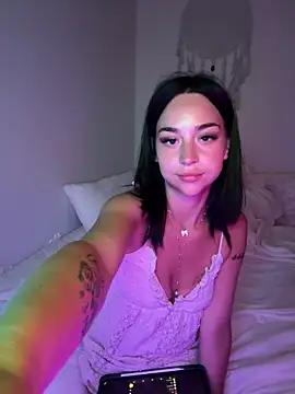 Tiffytooopretty online show from 06-04-26, 07:14