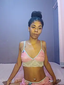 Snapshot of Samarajenyfer chatting on 04-13-26, 04:56 Samarajenyfer online show from 04-13-26, 04:56