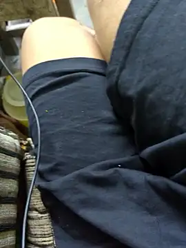 Snapshot of Fuckboyhassan chatting on 01-13-26, 04:01 Fuckboyhassan online show from 01-13-26, 04:01