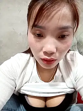 yeutinh00 online show from 03-02-26, 12:24