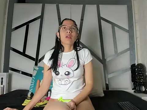 Lunahot68 online show from 04-30-26, 02:51