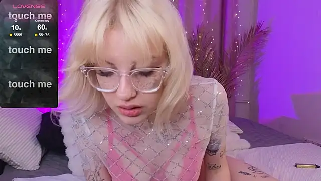 Snapshot of no_1dea chatting on 02-17-26, 02:57 no 1dea online show from 02-17-26, 02:57