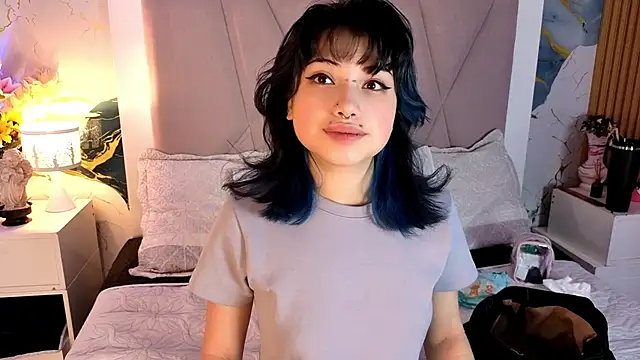 Snapshot of Sienna_Desiree chatting on 06-13-26, 10:35 Sienna Desiree online show from 06-13-26, 10:35