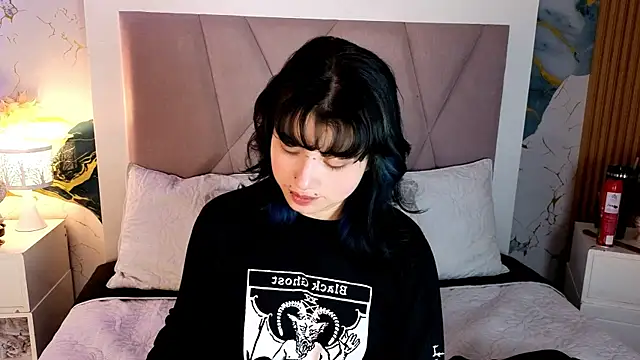 Snapshot of Sienna_Desiree chatting on 06-24-26, 12:37 Sienna Desiree online show from 06-24-26, 12:37