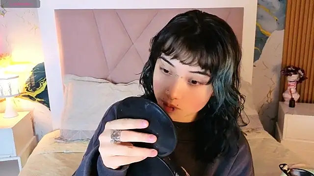 Snapshot of Sienna_Desiree chatting on 07-20-26, 12:18 Sienna Desiree online show from 07-20-26, 12:18
