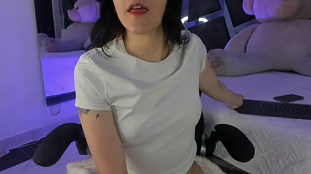 ElaRabbit online show from 04-26-26, 08:06