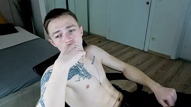 Snapshot of LEO__MILLER chatting on 01-08-26, 03:58 LEO MILLER online show from 01-08-26, 03:58