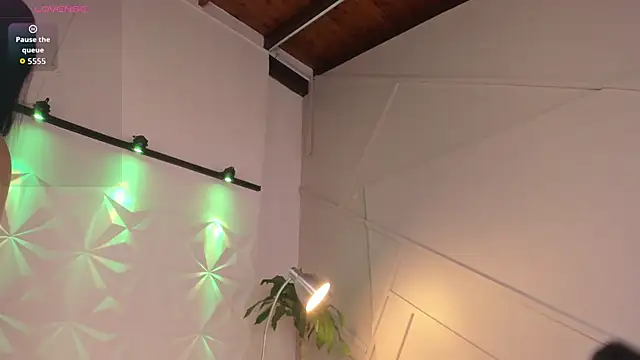 GabiSaenz  online show from 04-25-26, 01:41