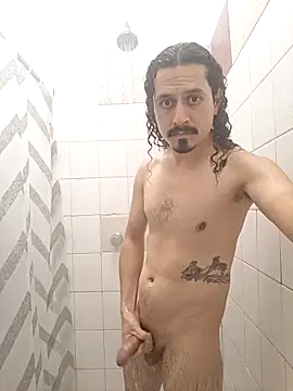 Snapshot of CarlosGM77 chatting on 02-08-26, 08:34 CarlosGM77 online show from 02-08-26, 08:34