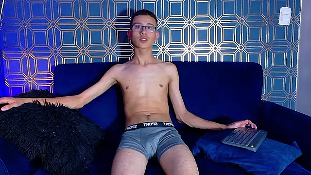 Snapshot of asher_lux chatting on 02-05-26, 08:13 asher lux online show from 02-05-26, 08:13