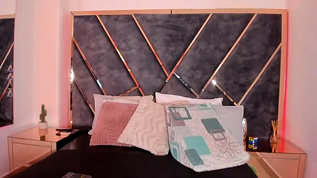 Chloe Connor online show from 02-06-26, 03:22