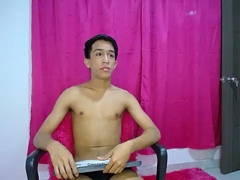 Snapshot of Lospervetidossinlimtes chatting on 01-15-26, 07:06 Lospervetidossinlimtes online show from 01-15-26, 07:06