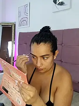 Snapshot of MiaKleinX chatting on 01-12-26, 09:42 MiaKleinX online show from 01-12-26, 09:42