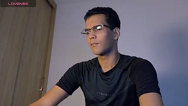 Snapshot of Pikashu7u7 chatting on 02-06-26, 10:13 Pikashu7u7 online show from 02-06-26, 10:13