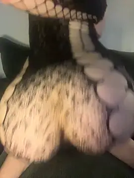 Snapshot of Annaluvv chatting on 02-16-26, 08:10 Annaluvv online show from 02-16-26, 08:10