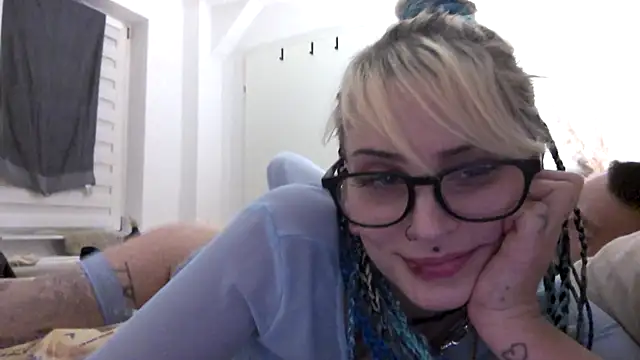 Snapshot of RealB25 chatting on 01-08-26, 09:39 RealB25 online show from 01-08-26, 09:39