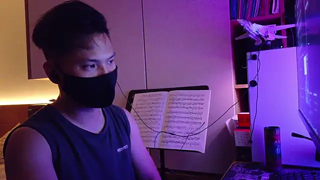 OnlyHand9x online show from 06-19-26, 04:11