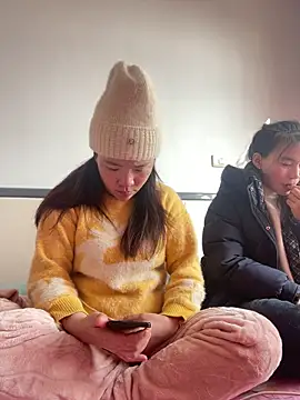 Faded pink online show from 01-06-26, 02:04