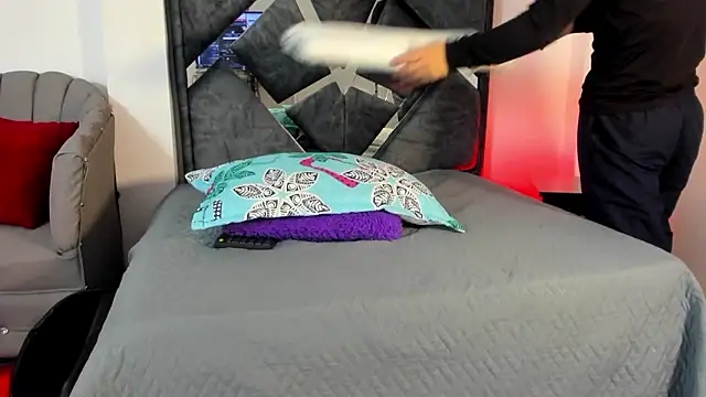 Snapshot of Liam_saint chatting on 01-14-26, 12:11 Liam saint online show from 01-14-26, 12:11