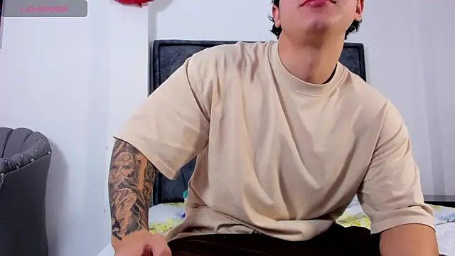 Snapshot of Liam_saint chatting on 02-01-26, 12:37 Liam saint online show from 02-01-26, 12:37