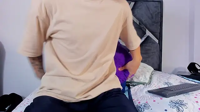 Snapshot of Liam_saint chatting on 02-16-26, 12:12 Liam saint online show from 02-16-26, 12:12