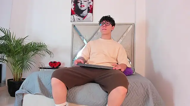 Snapshot of Liam_saint chatting on 03-16-26, 12:09 Liam saint online show from 03-16-26, 12:09