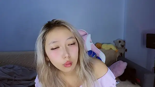 Snapshot of jasmilee chatting on 02-10-26, 07:29 jasmilee online show from 02-10-26, 07:29