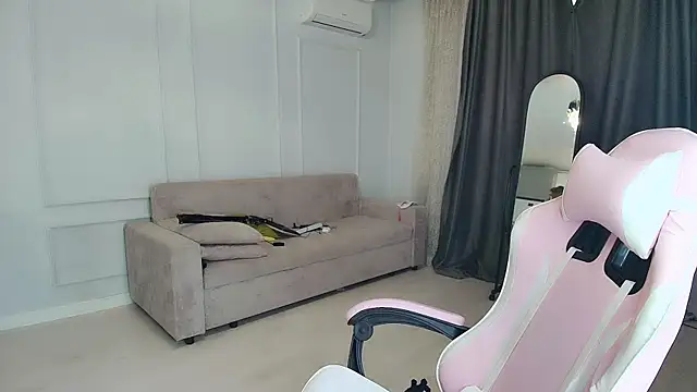 jasmilee online show from 07-04-26, 12:22