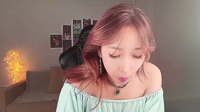jasmilee online show from 07-13-26, 02:03