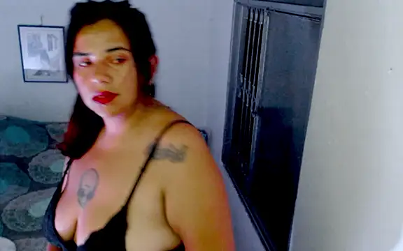 Snapshot of happycarlha chatting on 01-11-26, 08:52 happycarlha online show from 01-11-26, 08:52