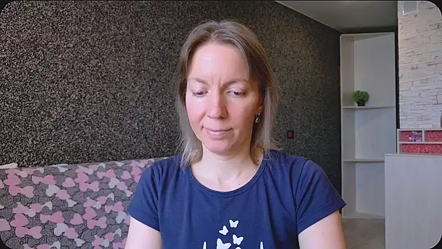 Amanda Luxe online show from 07-18-26, 02:38