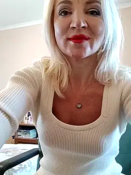 Snapshot of MiraStar984 chatting on 02-01-26, 08:13 MiraStar984 online show from 02-01-26, 08:13