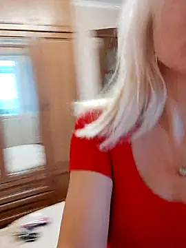 Snapshot of MiraStar984 chatting on 02-15-26, 09:52 MiraStar984 online show from 02-15-26, 09:52