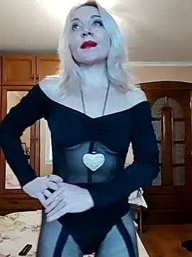 Snapshot of MiraStar984 chatting on 02-23-26, 02:14 MiraStar984 online show from 02-23-26, 02:14