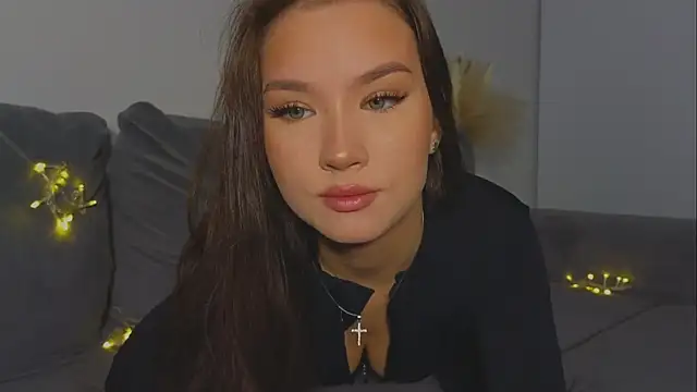 EmiDroll online show from 02-21-26, 11:44