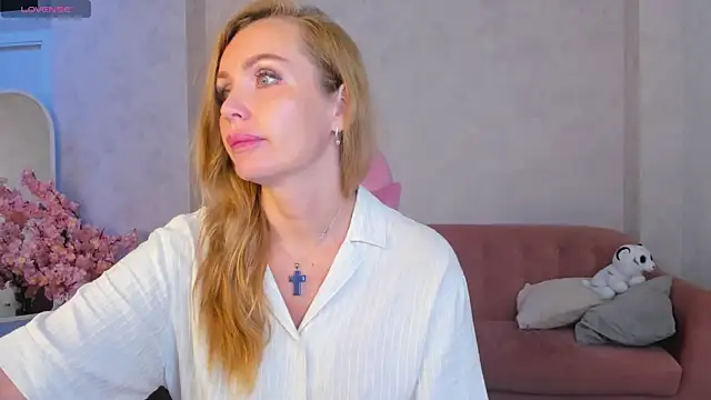 Marie Hayes online show from 07-27-26, 01:12