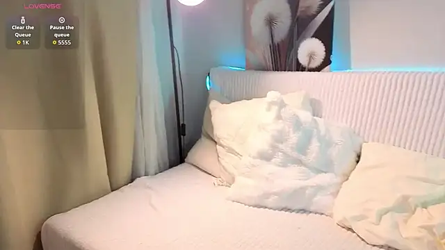 SmolCutie online show from 03-12-26, 04:18