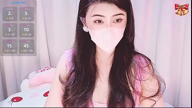 Snapshot of 1-Emma-1 chatting on 05-15-26, 11:06 1-Emma-1 online show from 05-15-26, 11:06